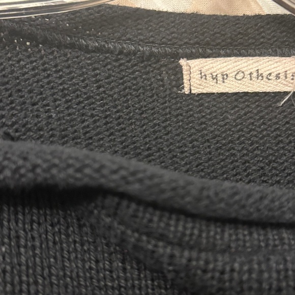 Black Knit Sweater Red Heart Design Rolled Hem No Tag Vintage Y2K Hypothesis - Picture 4 of 7